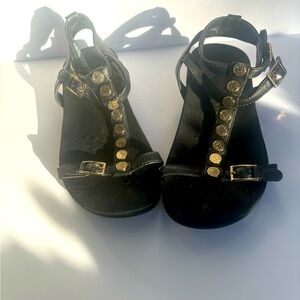 Vionic  Hailey straps sandals| Vionic straps sandals with gold snaps  size 6.